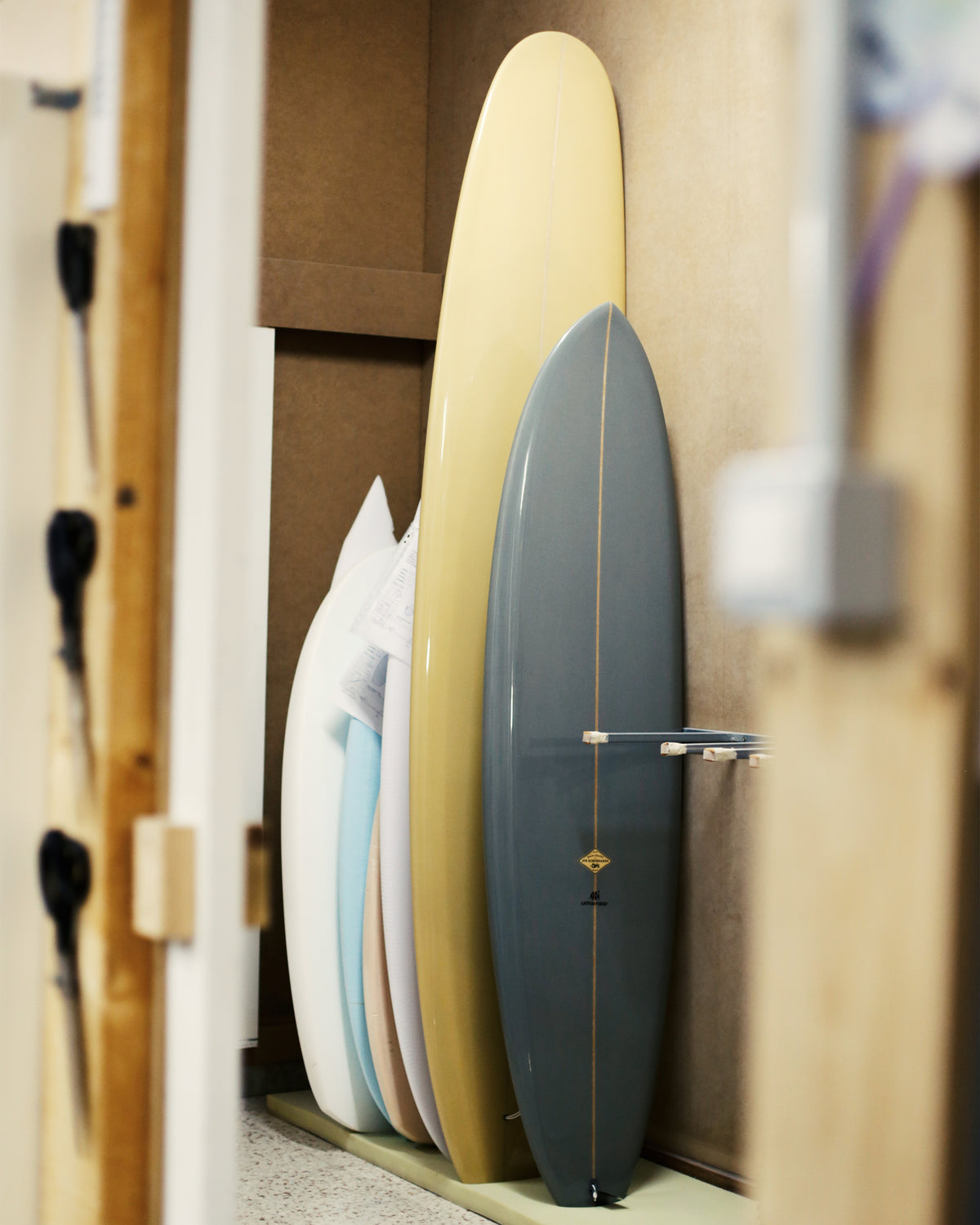 JFB surfboards X Latitud Fuego®. Noserider 9'4.