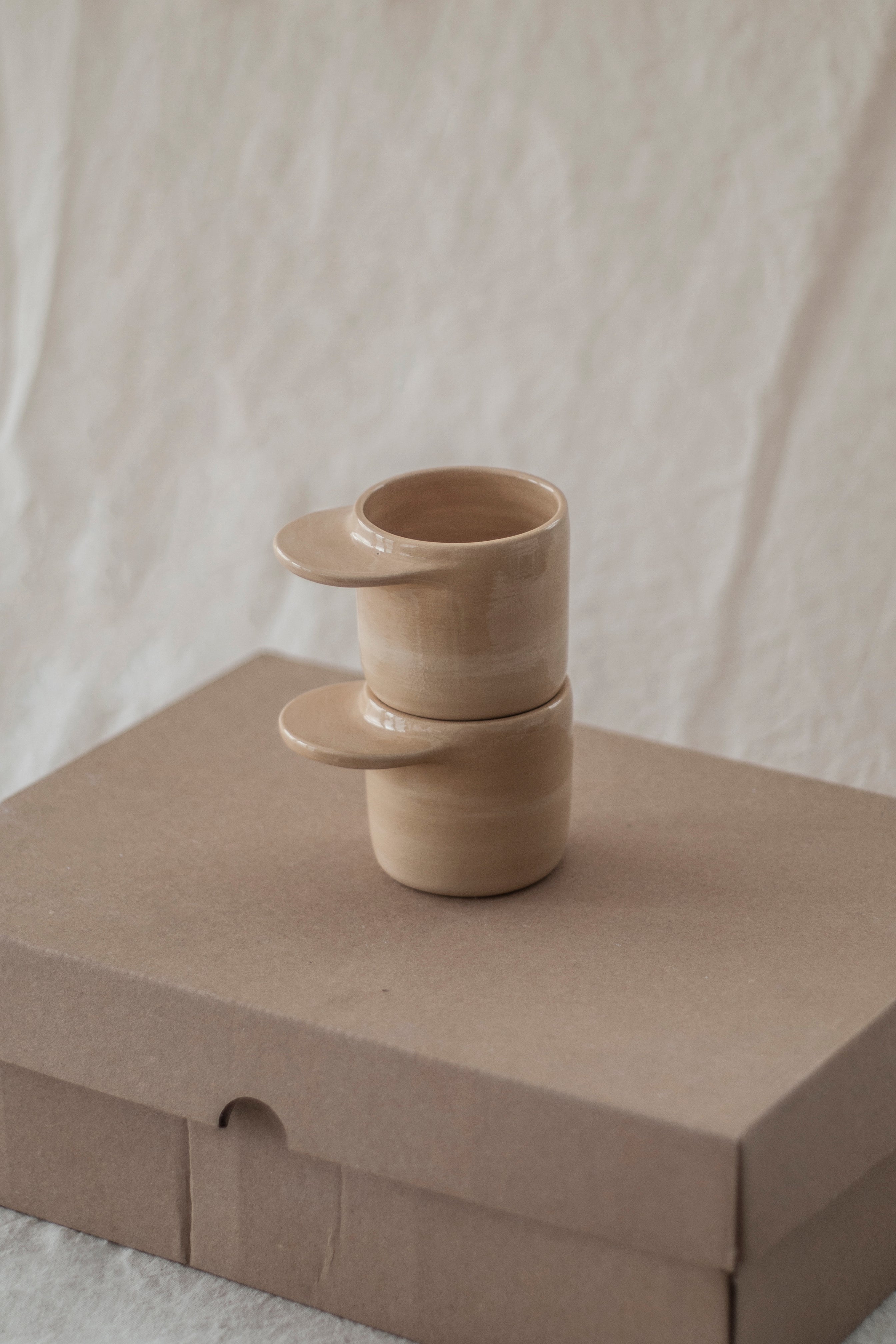 Taza 'ESPRESSO' Camel · top handle · by unespacio