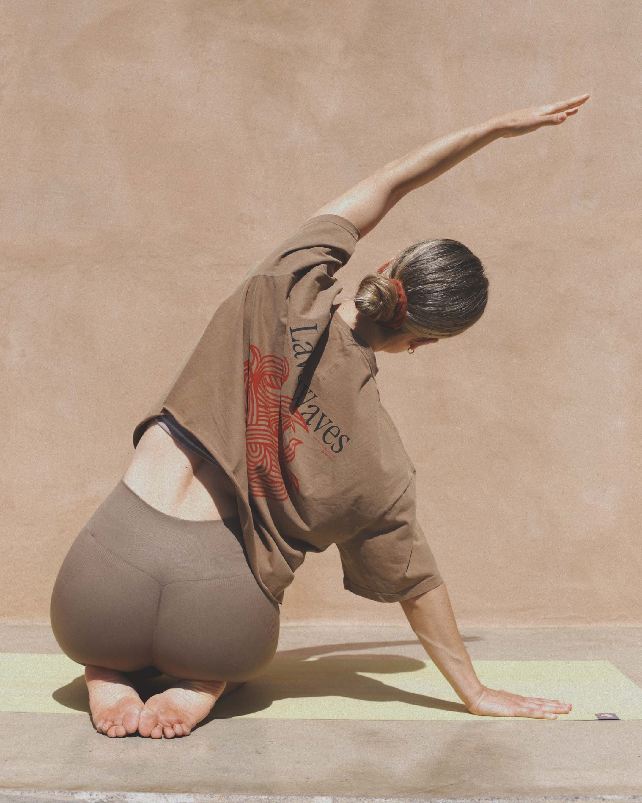 LW Flames Crop T-shirt · Barro