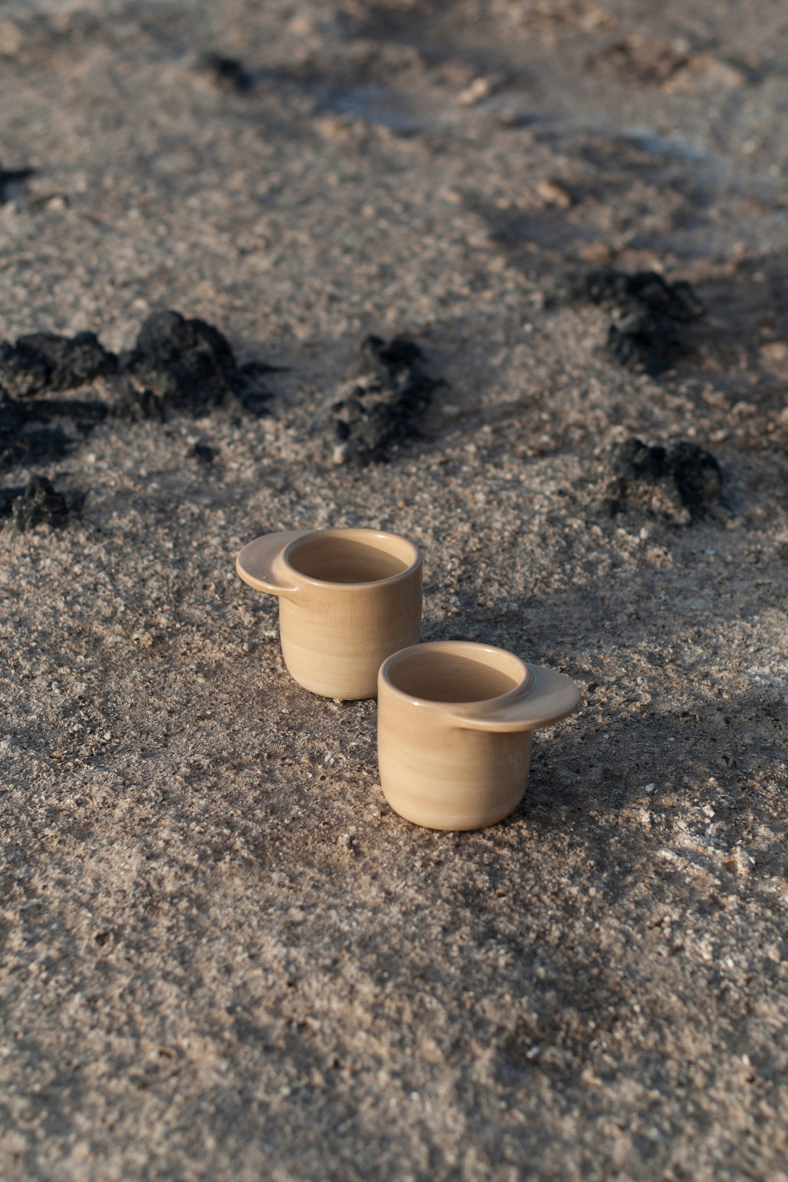 Taza 'ESPRESSO' Camel · top handle · by unespacio