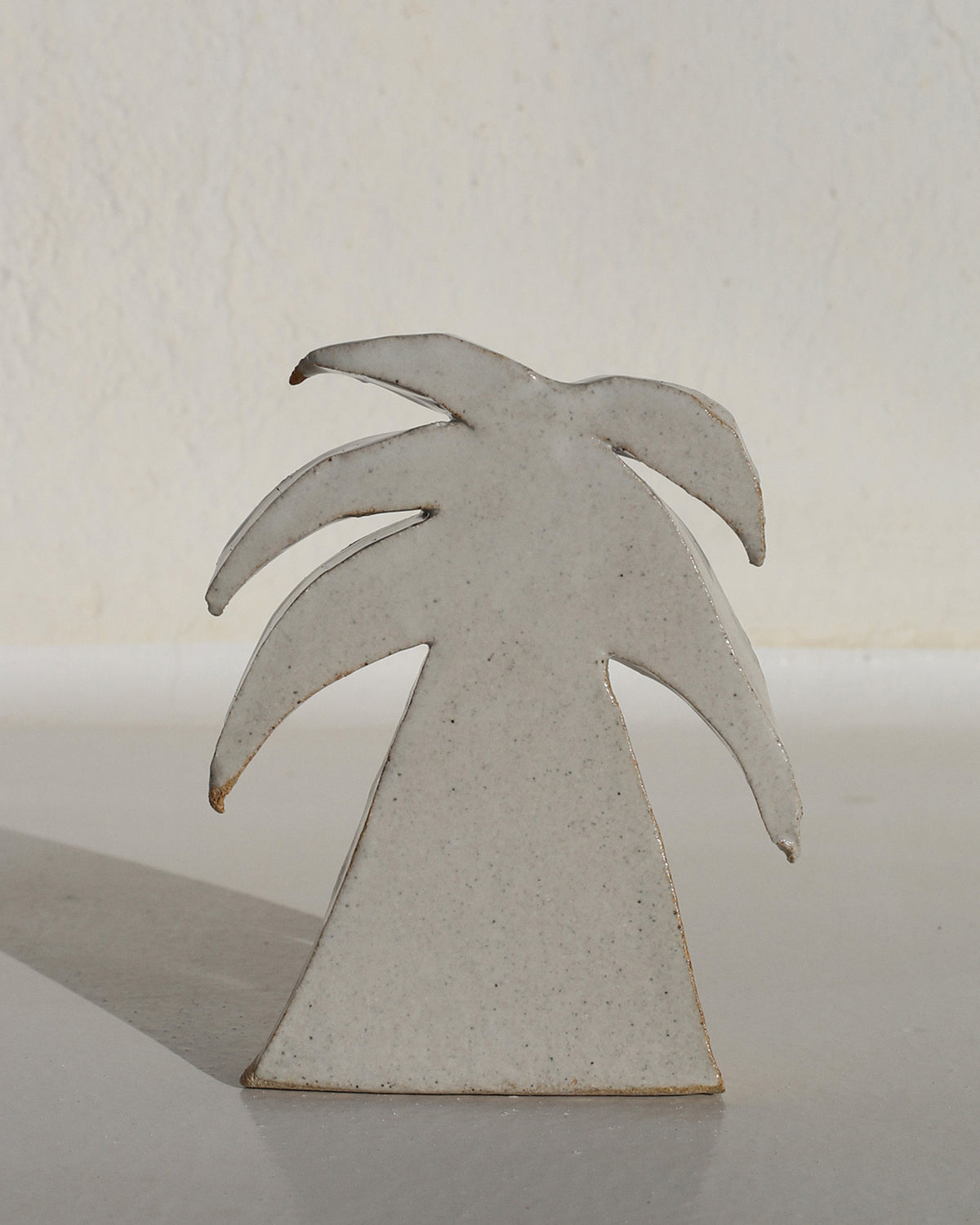 UNA PALMERA ENTRE MIL by Latitud Fuego® X Estudio Vernís®