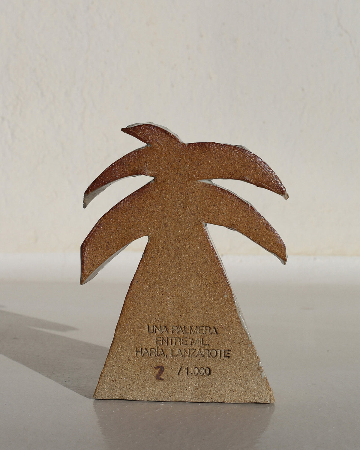 UNA PALMERA ENTRE MIL by Latitud Fuego® X Estudio Vernís®