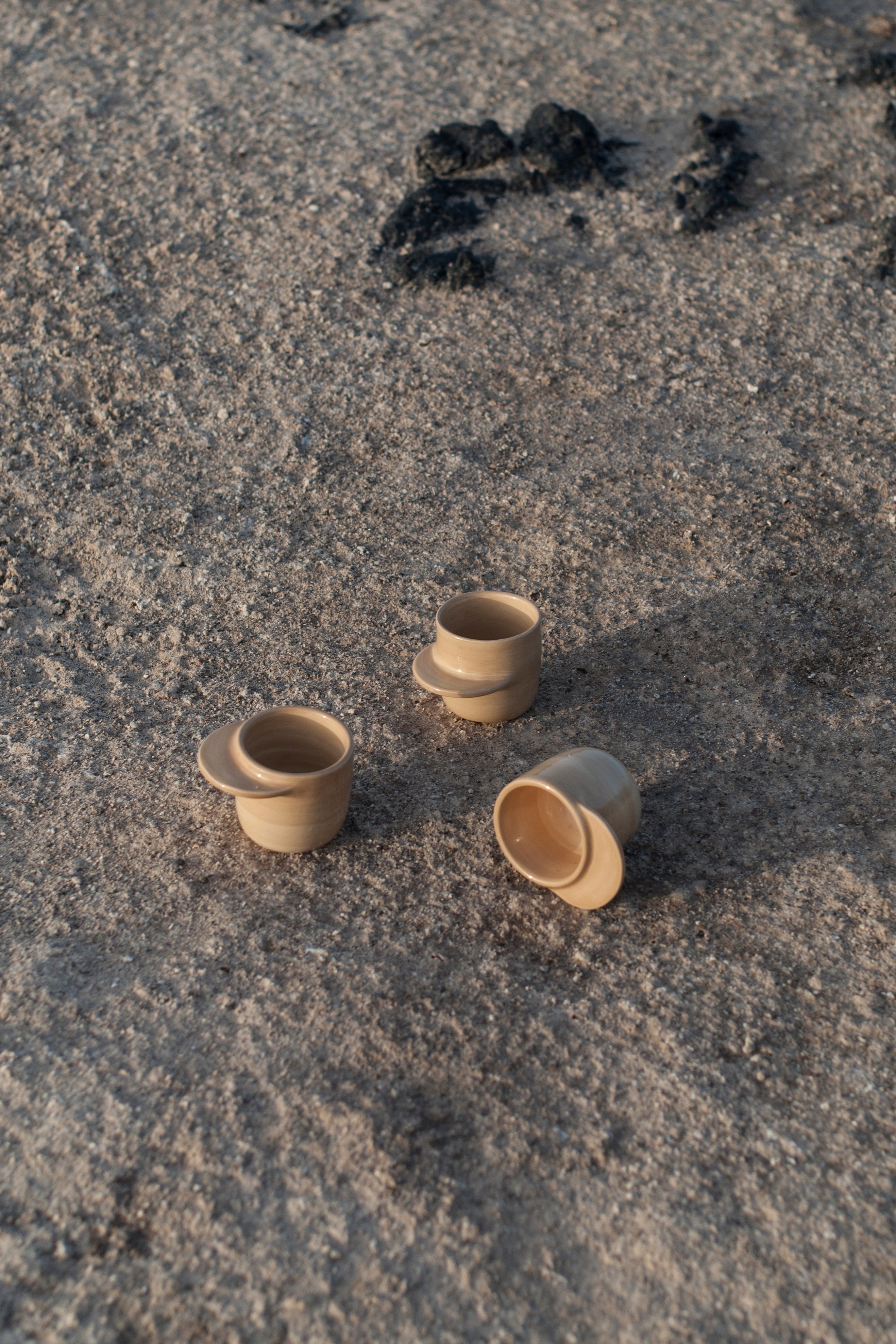 Taza 'ESPRESSO' Camel · top handle · by unespacio