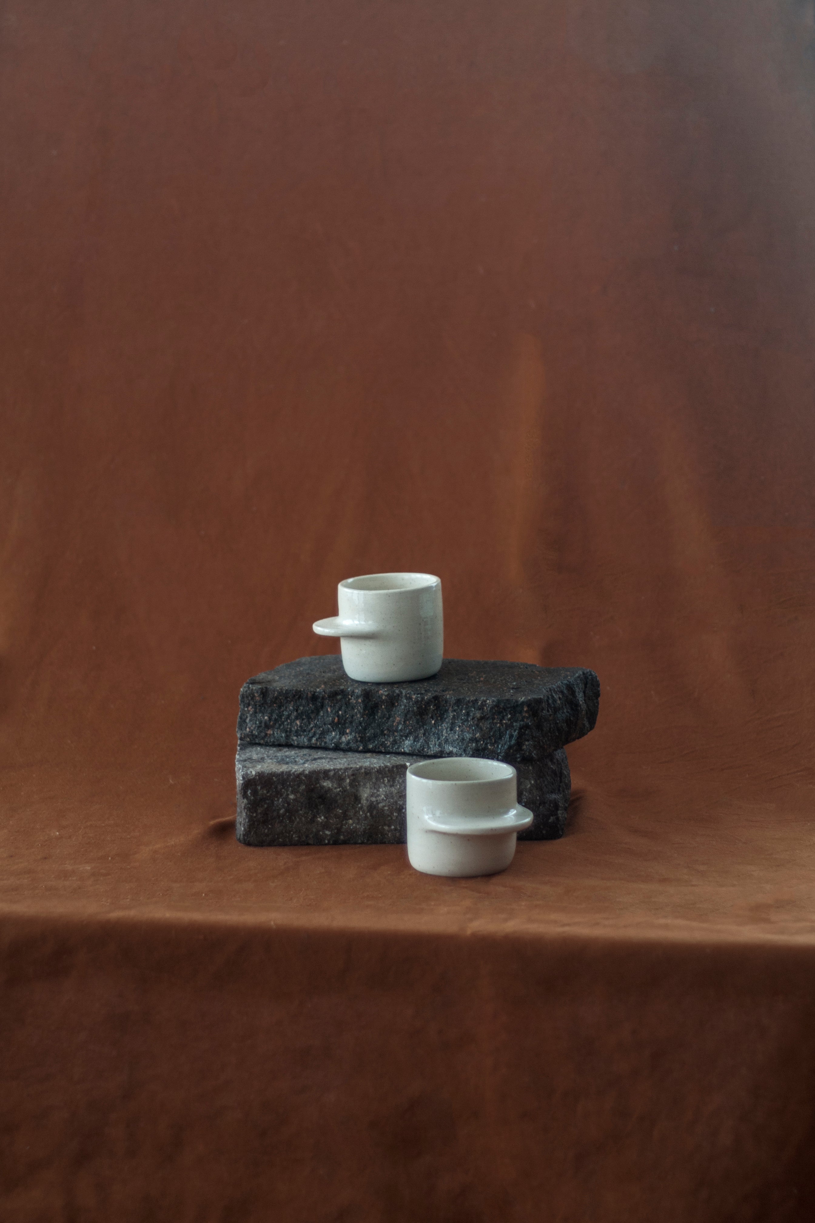 Taza 'ESPRESSO' Piedra · mid handle · by un_______espacio