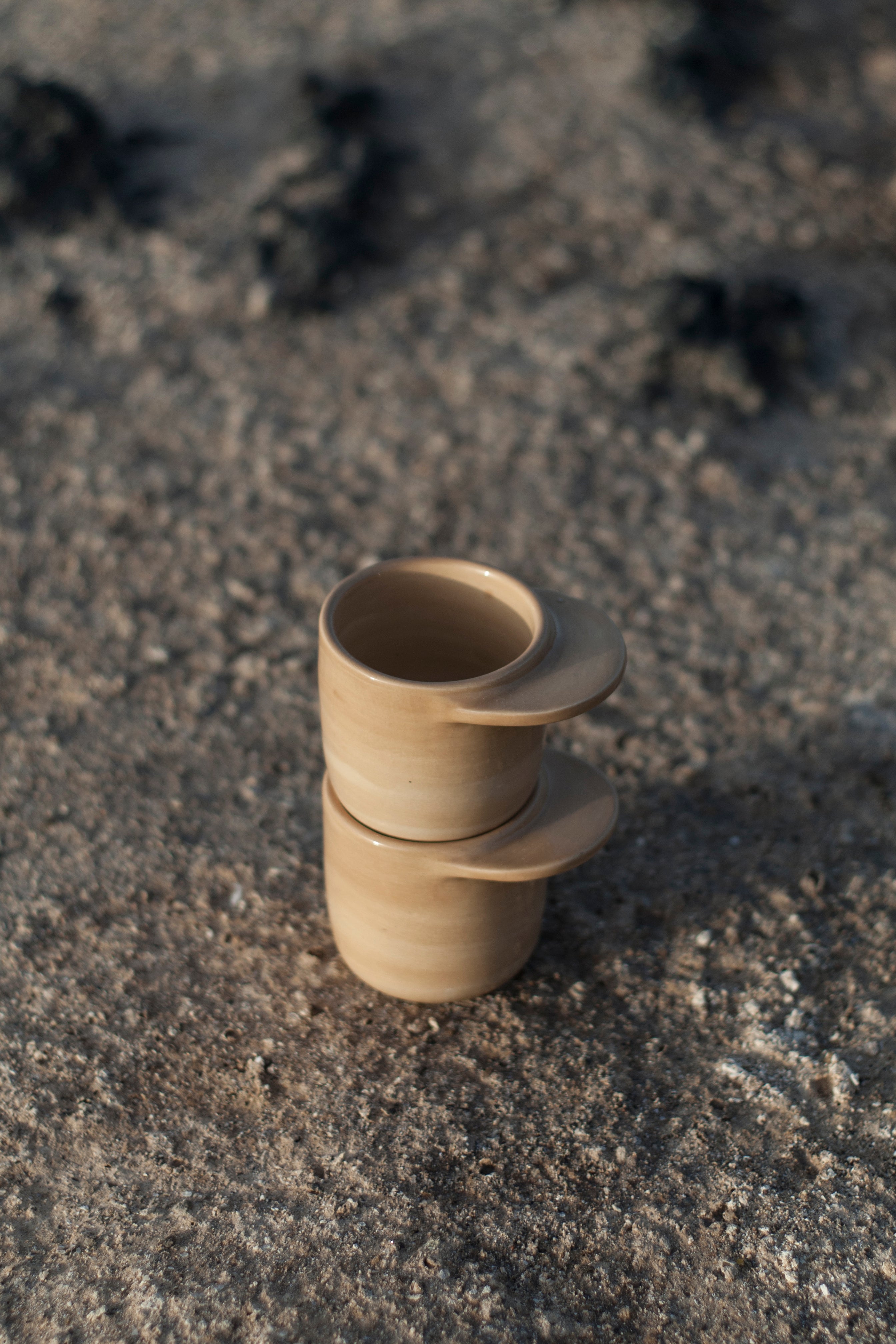 Taza 'ESPRESSO' Camel · top handle · by unespacio