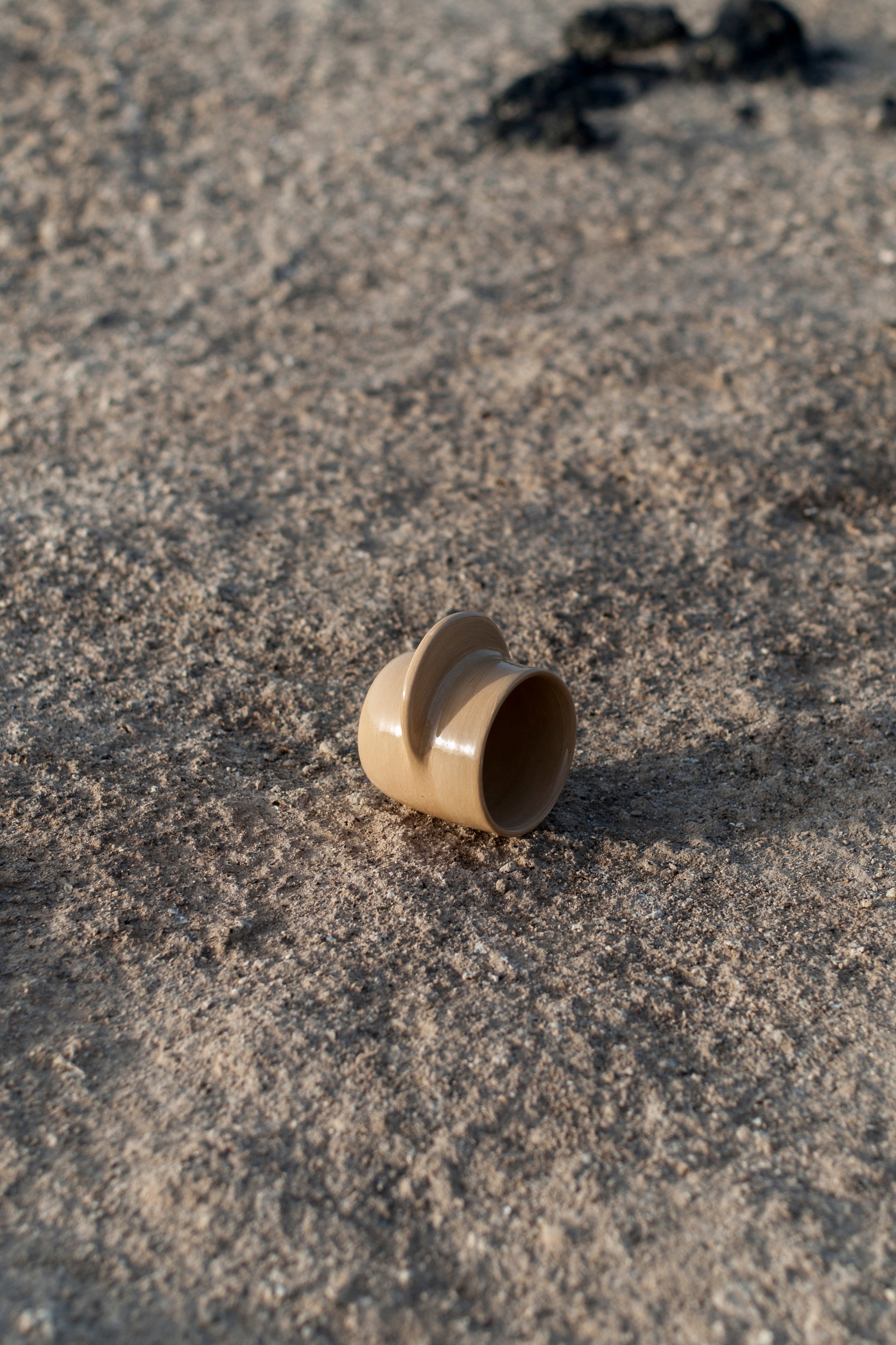 Taza 'ESPRESSO' Camel · middle handle · by unespacio