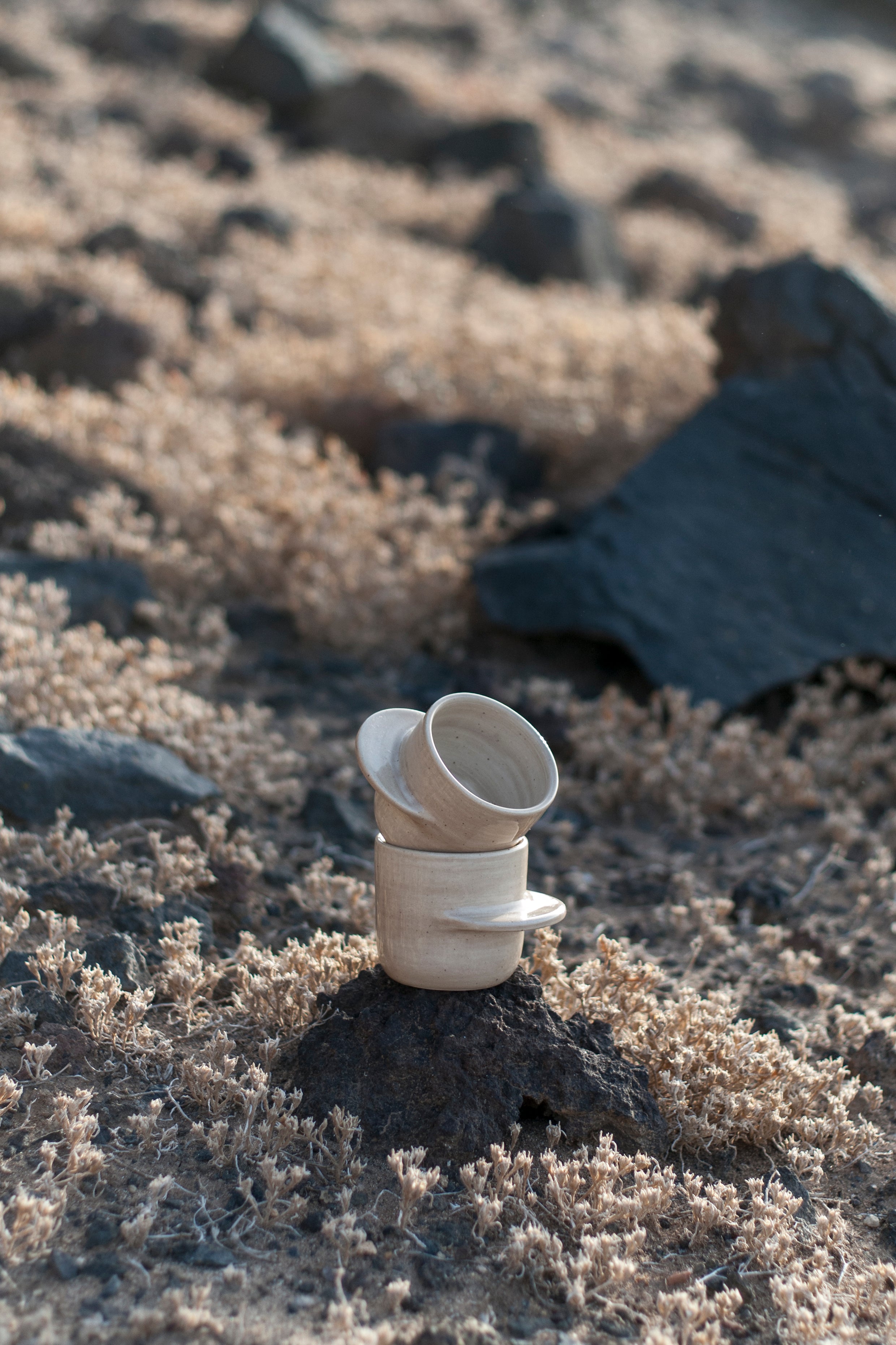 Taza 'ESPRESSO' Beige · middle handle · by un_______espacio