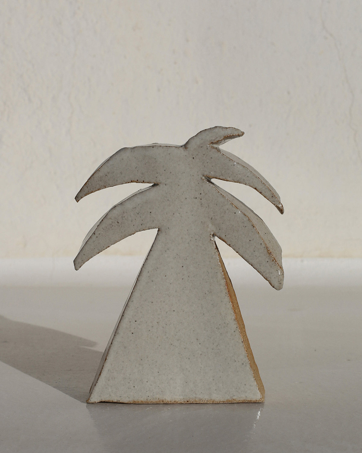 UNA PALMERA ENTRE MIL by Latitud Fuego® X Estudio Vernís®